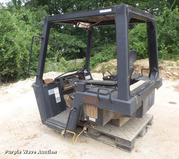 image for item CC9576 Caterpillar 953C cab