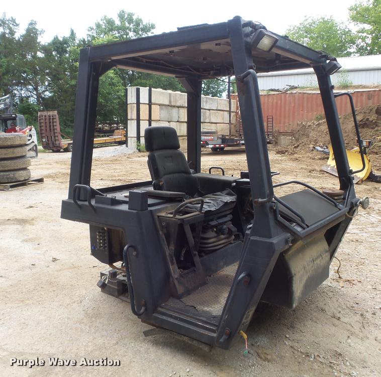 image for item CC9576 Caterpillar 953C cab