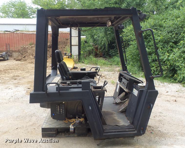 image for item CC9576 Caterpillar 953C cab