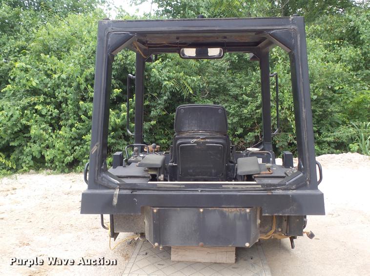 image for item CC9576 Caterpillar 953C cab