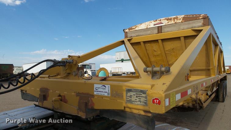 image for item DA1115 1984 Red River bottom dump trailer