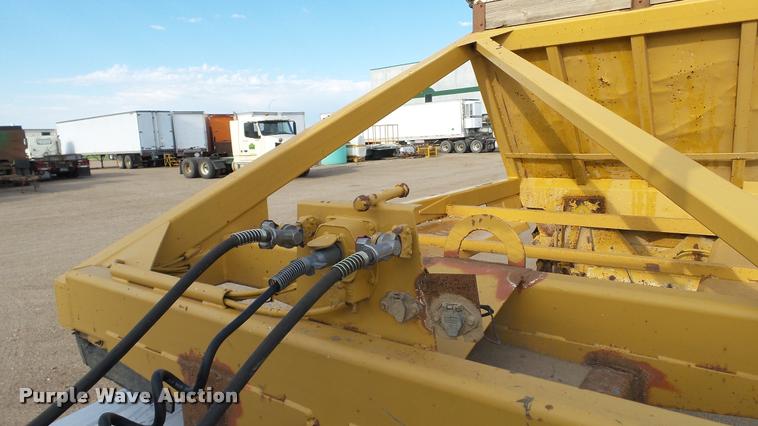 image for item DA1115 1984 Red River bottom dump trailer