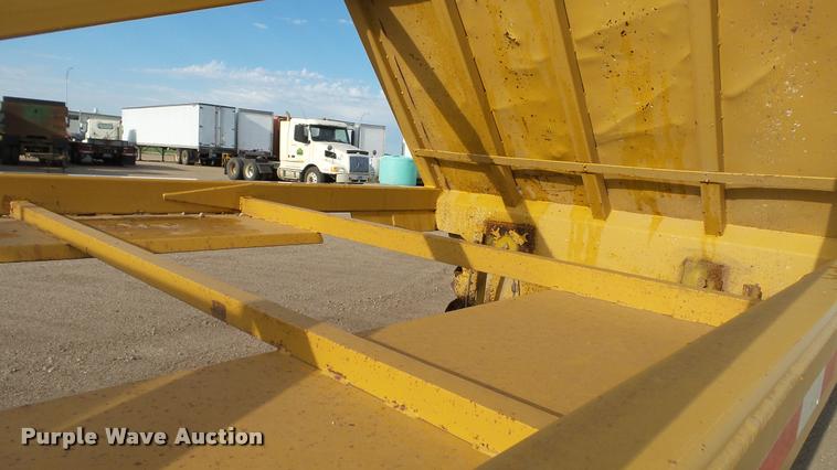 image for item DA1115 1984 Red River bottom dump trailer