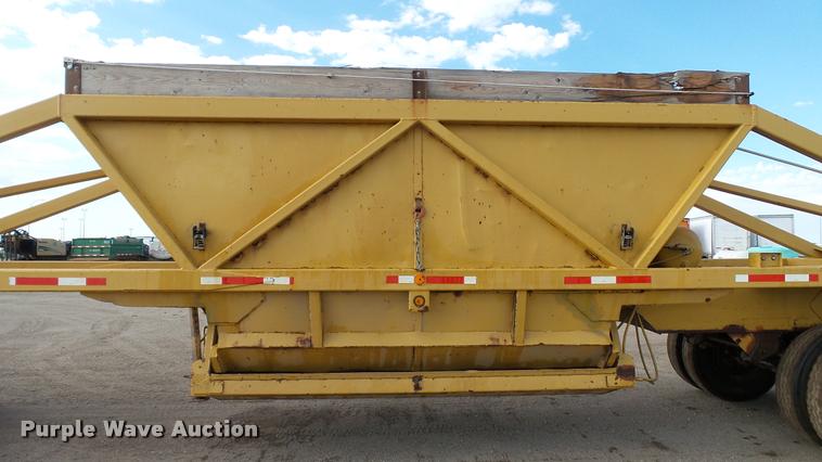 image for item DA1115 1984 Red River bottom dump trailer