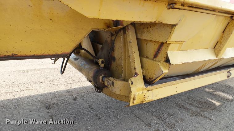 image for item DA1115 1984 Red River bottom dump trailer