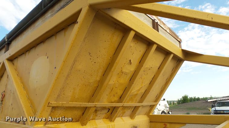 image for item DA1115 1984 Red River bottom dump trailer