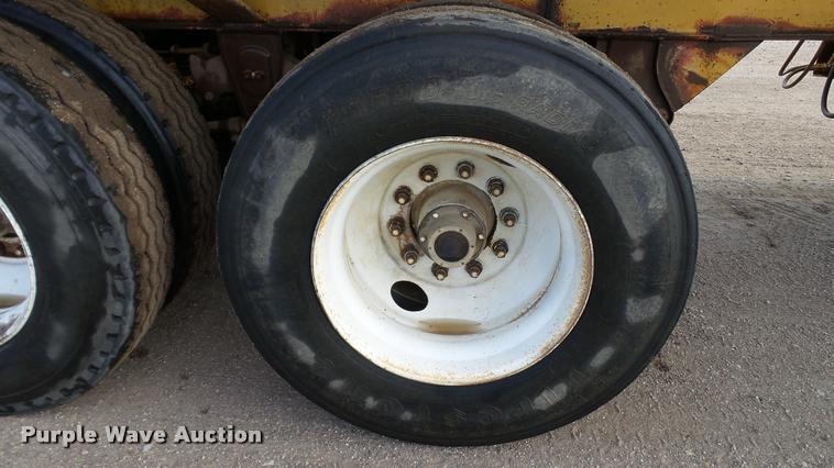 image for item DA1115 1984 Red River bottom dump trailer