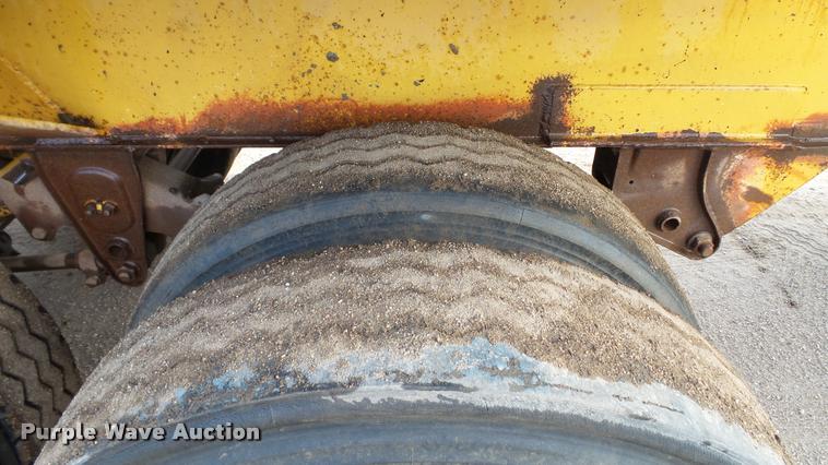image for item DA1115 1984 Red River bottom dump trailer