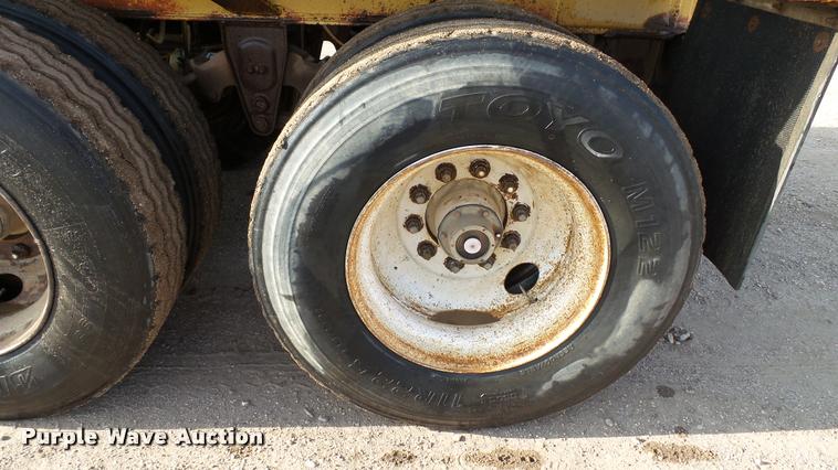 image for item DA1115 1984 Red River bottom dump trailer