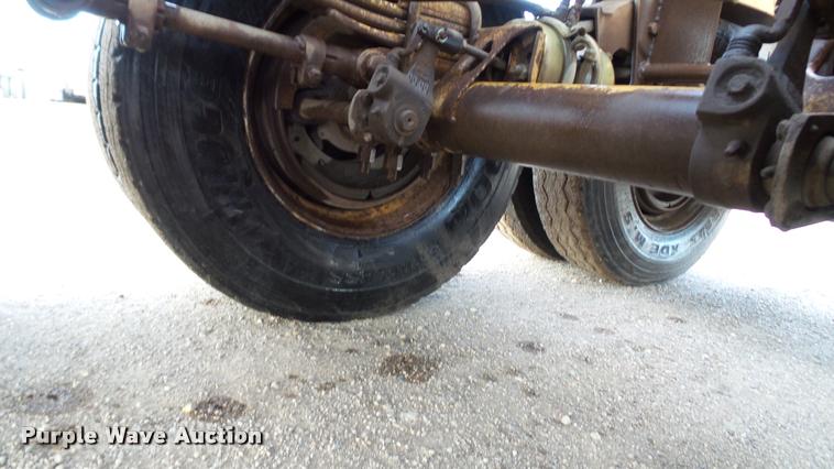 image for item DA1115 1984 Red River bottom dump trailer