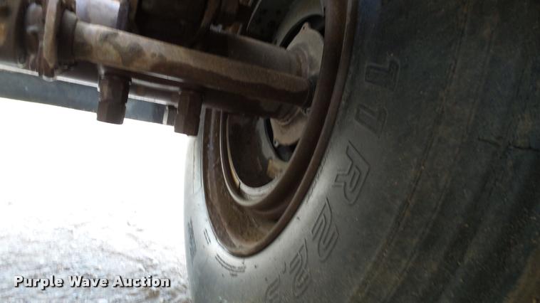 image for item DA1115 1984 Red River bottom dump trailer