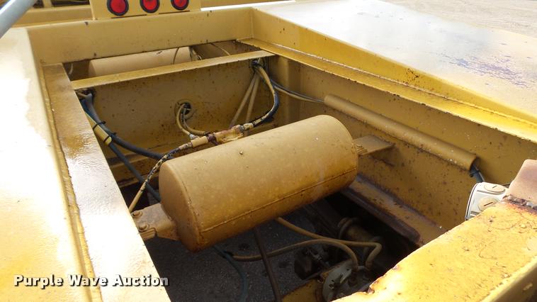 image for item DA1115 1984 Red River bottom dump trailer