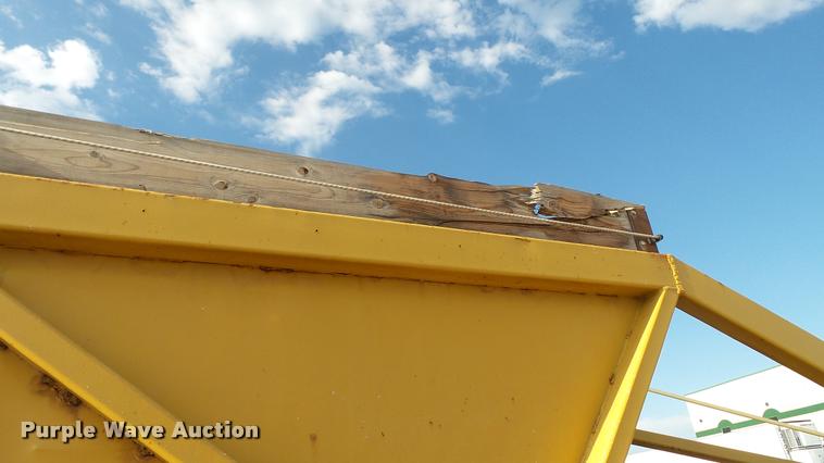 image for item DA1115 1984 Red River bottom dump trailer