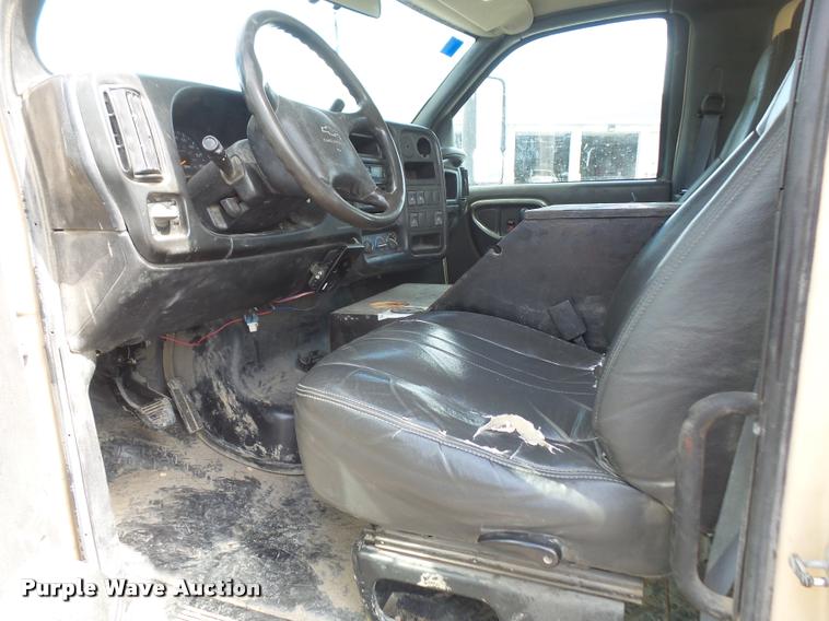 image for item DA1558 2009 Chevrolet C4500 crew cab utility truck