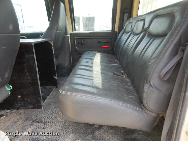 image for item DA1558 2009 Chevrolet C4500 crew cab utility truck