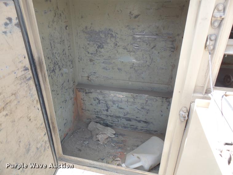 image for item DA1558 2009 Chevrolet C4500 crew cab utility truck