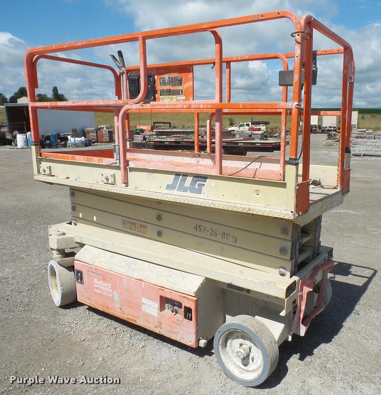 image for item DA1560 1998 JLG 2646E scissor lift