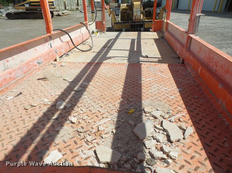 image for item DA1560 1998 JLG 2646E scissor lift