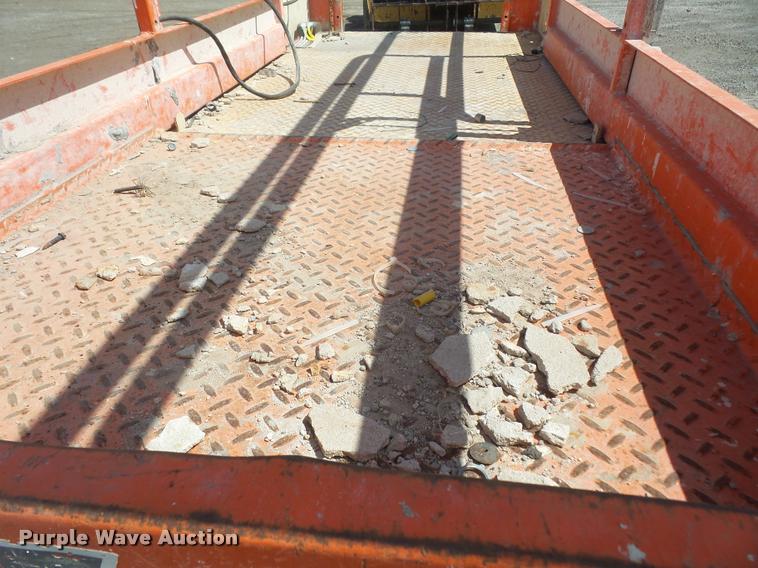 image for item DA1560 1998 JLG 2646E scissor lift