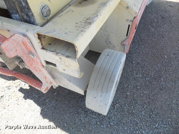 image for item DA1560 1998 JLG 2646E scissor lift
