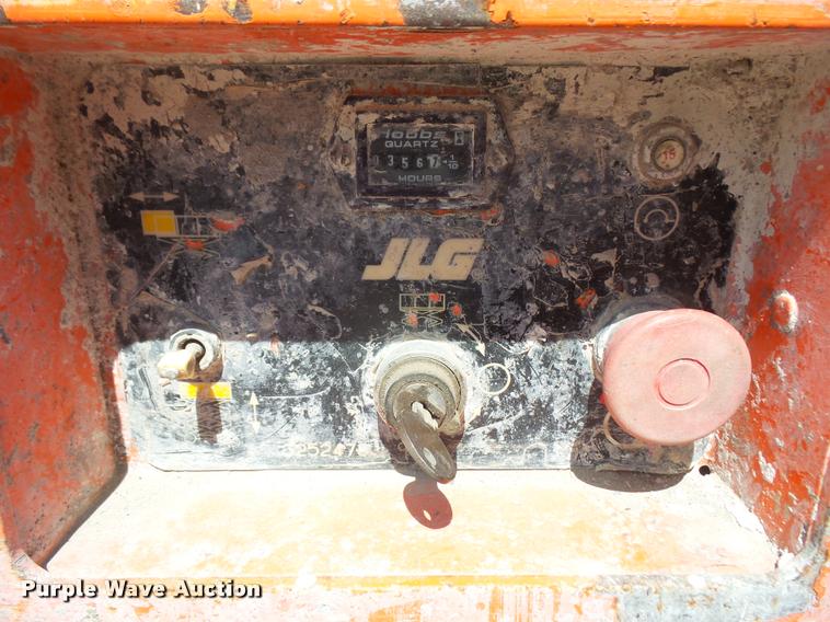 image for item DA1560 1998 JLG 2646E scissor lift