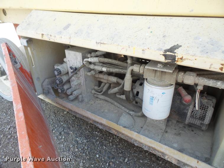 image for item DA1560 1998 JLG 2646E scissor lift