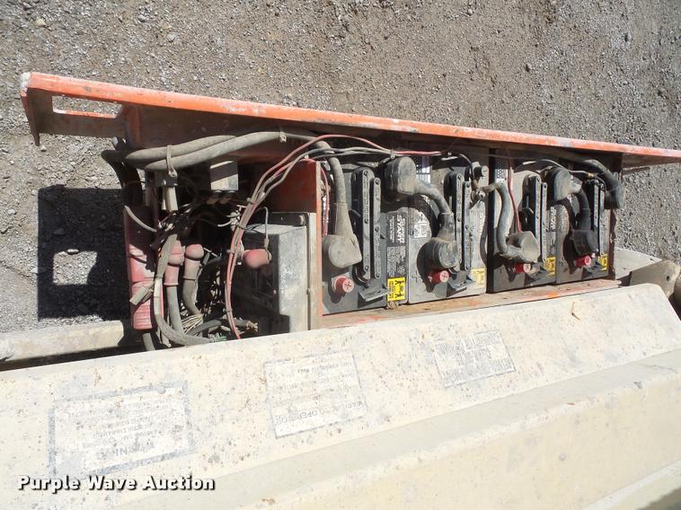 image for item DA1560 1998 JLG 2646E scissor lift