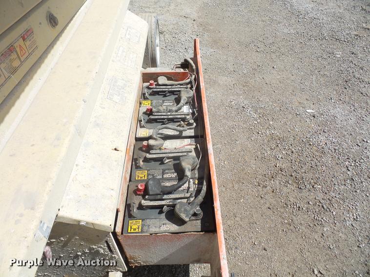 image for item DA1560 1998 JLG 2646E scissor lift