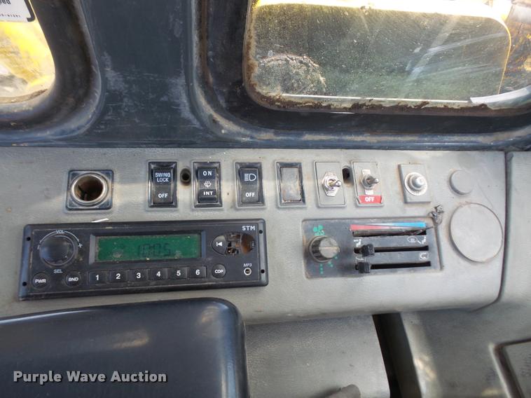 image for item DA1565 1997 Komatsu PC200LC-6LE excavator