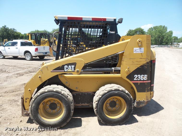 image for item DA1569 2005 Caterpillar 236B skid steer