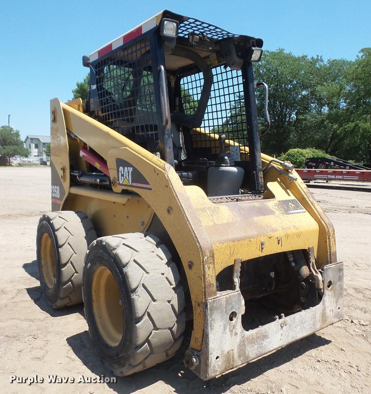 image for item DA1569 2005 Caterpillar 236B skid steer
