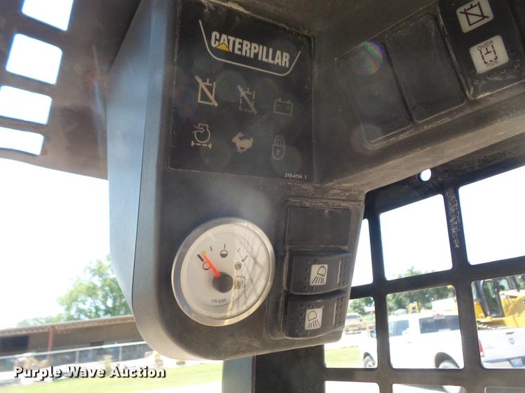 image for item DA1569 2005 Caterpillar 236B skid steer