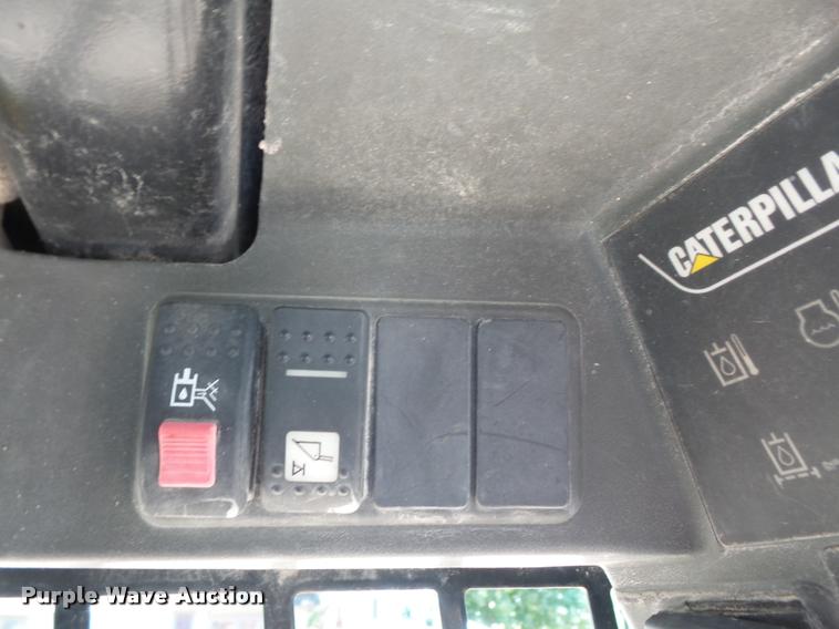 image for item DA1569 2005 Caterpillar 236B skid steer