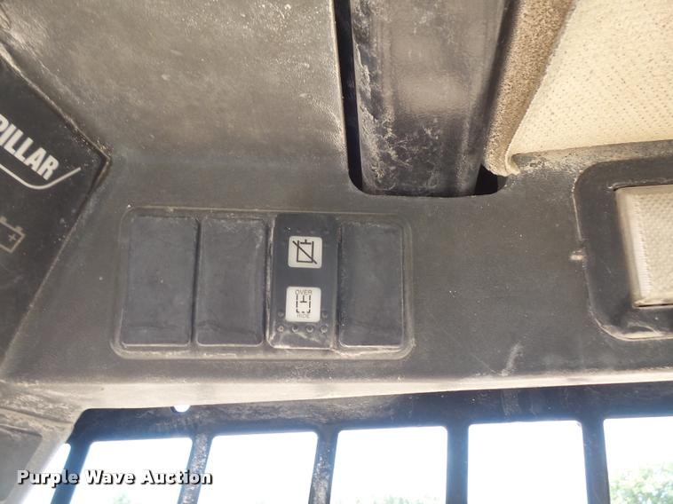 image for item DA1569 2005 Caterpillar 236B skid steer