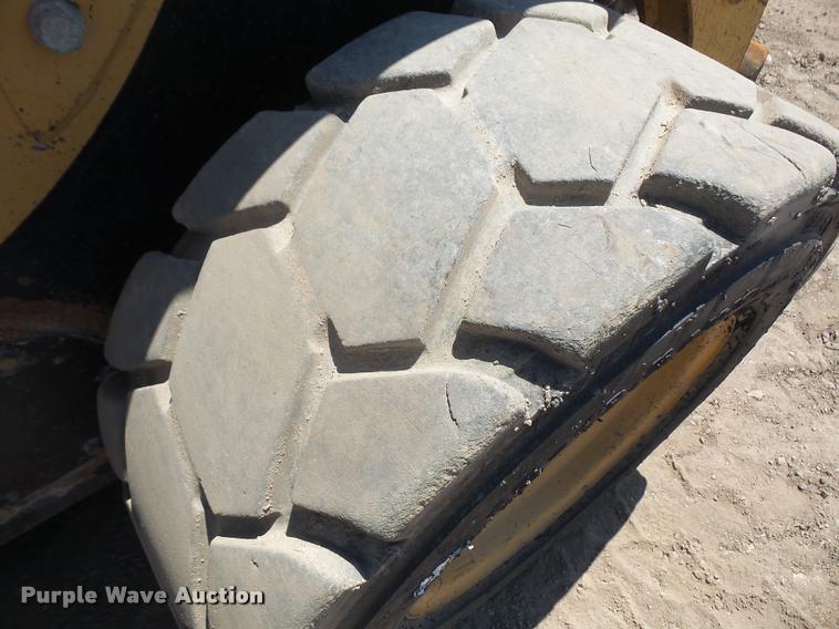 image for item DA1569 2005 Caterpillar 236B skid steer