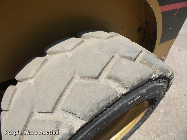 image for item DA1569 2005 Caterpillar 236B skid steer