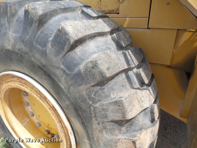 image for item DA1570 Kawasaki 80Z III wheel loader