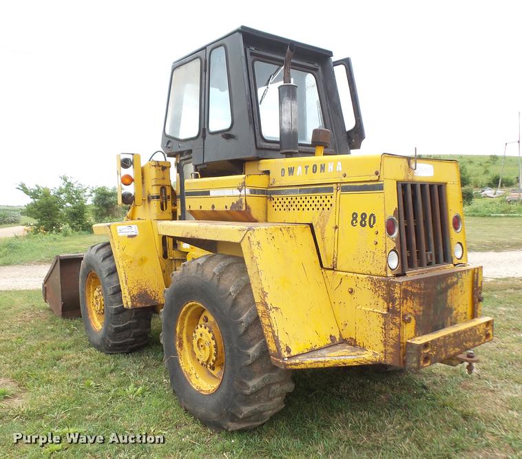 image for item DA1574 Owatonna 880 wheel loader