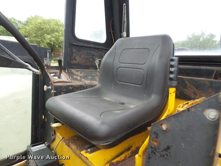 image for item DA1574 Owatonna 880 wheel loader