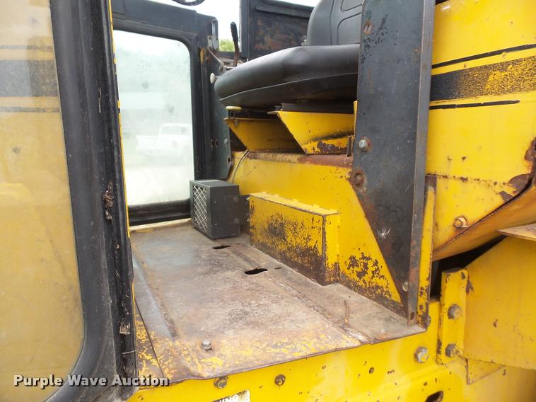 image for item DA1574 Owatonna 880 wheel loader
