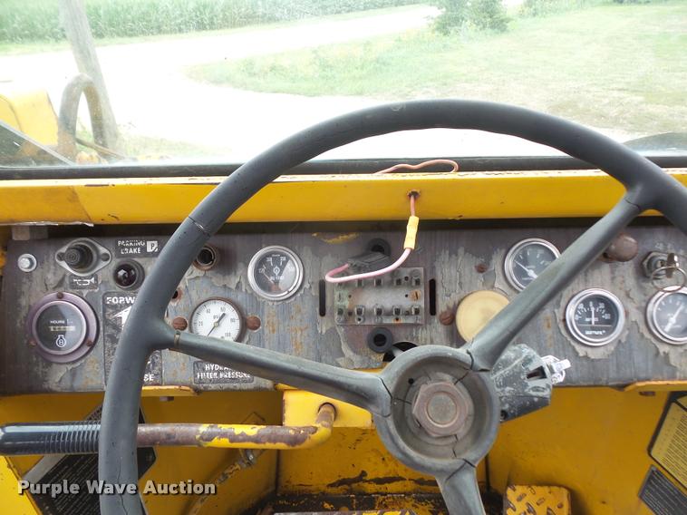 image for item DA1574 Owatonna 880 wheel loader