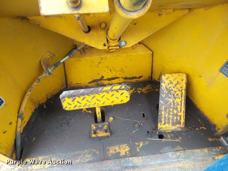 image for item DA1574 Owatonna 880 wheel loader