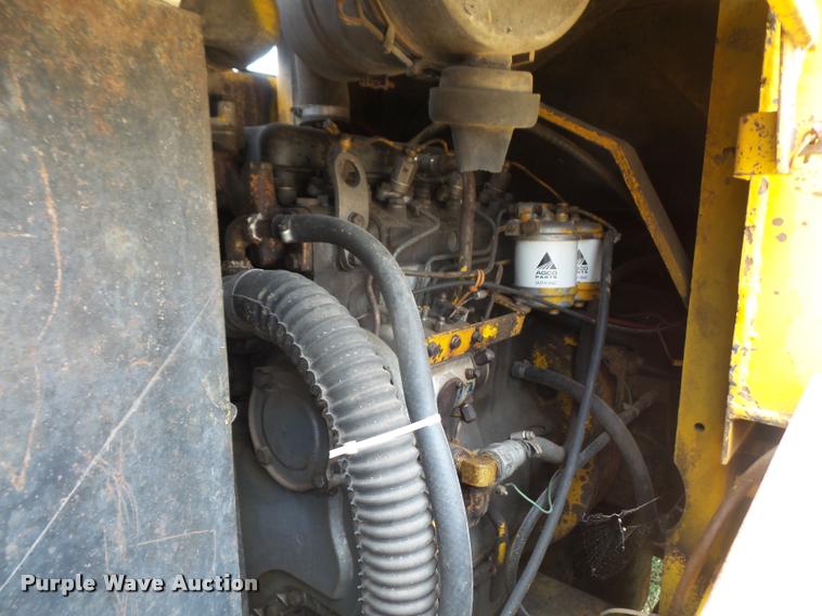 image for item DA1574 Owatonna 880 wheel loader