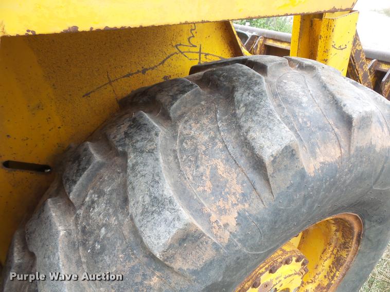 image for item DA1574 Owatonna 880 wheel loader