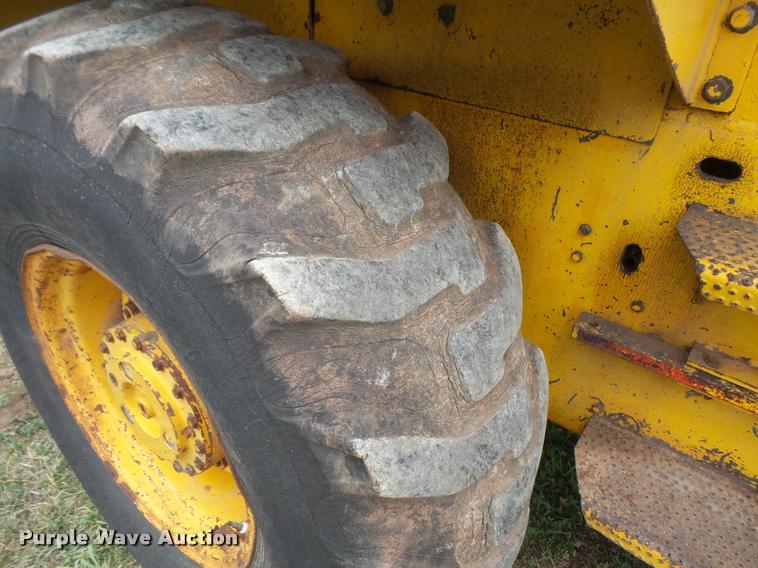 image for item DA1574 Owatonna 880 wheel loader