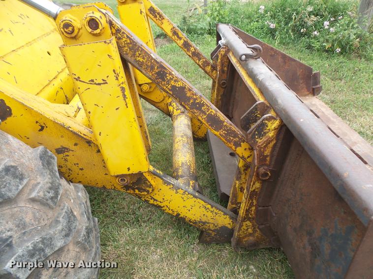 image for item DA1574 Owatonna 880 wheel loader