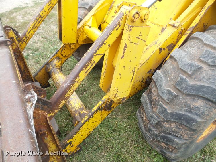 image for item DA1574 Owatonna 880 wheel loader