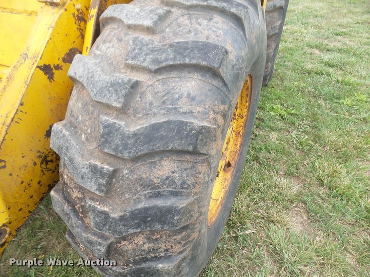 image for item DA1574 Owatonna 880 wheel loader