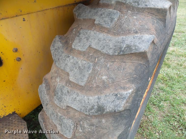 image for item DA1574 Owatonna 880 wheel loader