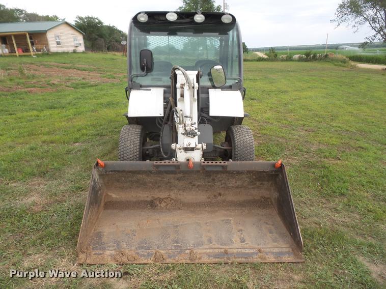 image for item DA1582 2002 Bobcat Toolcat 5600 utility work machine